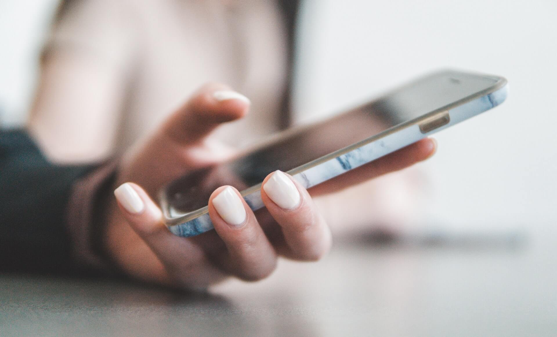 Masowa wysyłka SMS – jakie ma zastosowania poza biznesem?